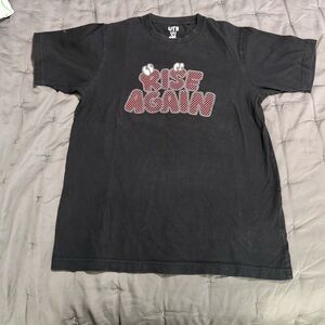 Uniqlo Black Graphic Tee